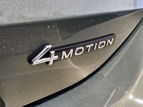 New 2026 Volkswagen Tiguan SEL R-Line AWD/4WD image 11