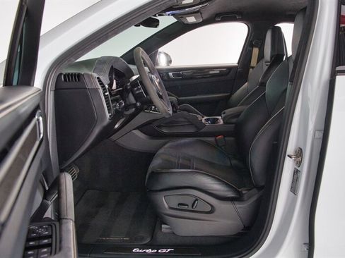 Used 2023 Porsche Cayenne Turbo GT image 19