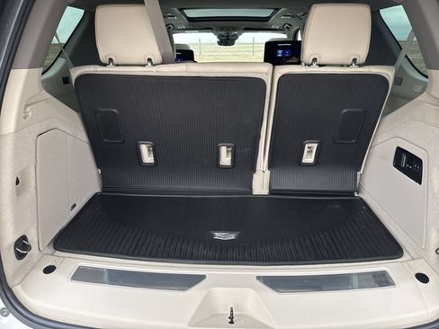 Used 2023 Cadillac Escalade Premium Luxury Platinum w/ Heavy-Duty Trailer Package AWD/4WD image 32