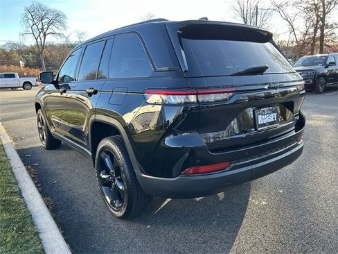 Certified 2023 Jeep Grand Cherokee Altitude image 6
