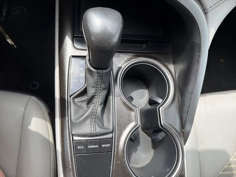 Used 2023 Toyota Camry SE FWD image 31