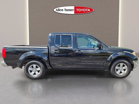 Used 2011 Nissan Frontier SV RWD image 6
