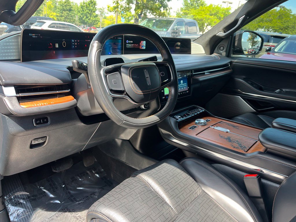 Certified 2025 Lincoln Navigator L Black Label AWD/4WD image 30