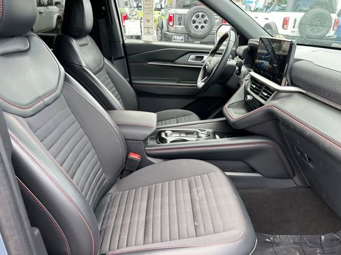 Certified 2025 Ford Explorer ST-Line w/ Premium Package RWD image 17