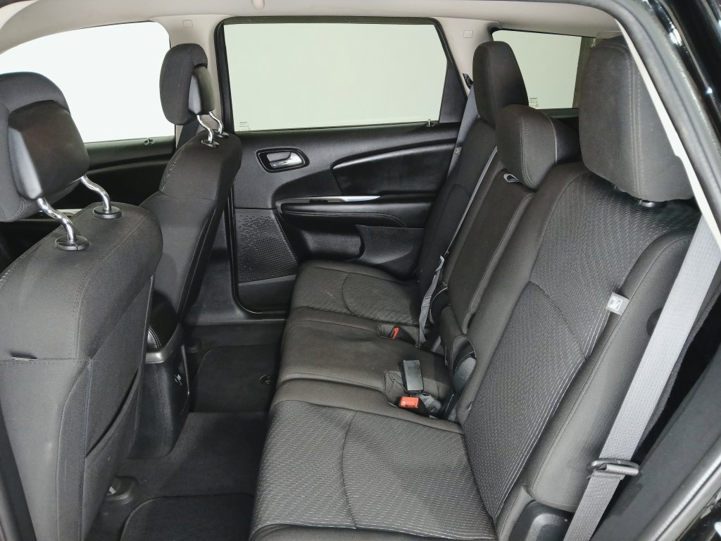 Used 2017 Dodge Journey SE w/ Flexible Seating Group FWD image 12