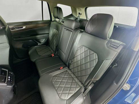 Used 2025 Volkswagen Atlas SEL Premium R-Line AWD/4WD image 37