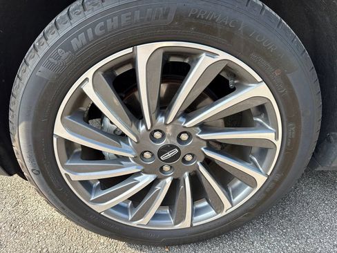 Used 2023 Lincoln Corsair Reserve w/ Equipment Group 201A FWD image 7