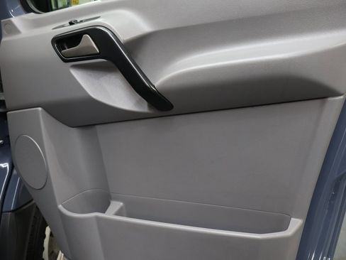 Used 2018 Mercedes-Benz Sprinter 2500 image 11