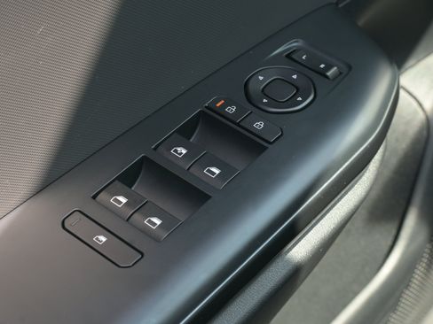 Used 2025 Kia K4 FWD image 29