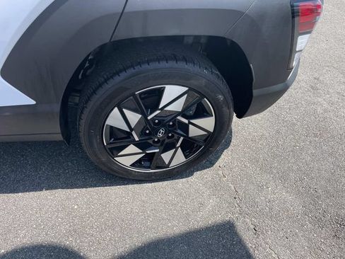 Used 2025 Hyundai Kona SEL AWD/4WD image 13