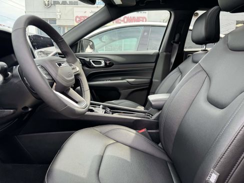 Used 2025 Jeep Compass Limited w/ High Altitude Package AWD/4WD image 13