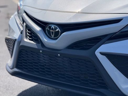 Used 2024 Toyota Camry SE image 9