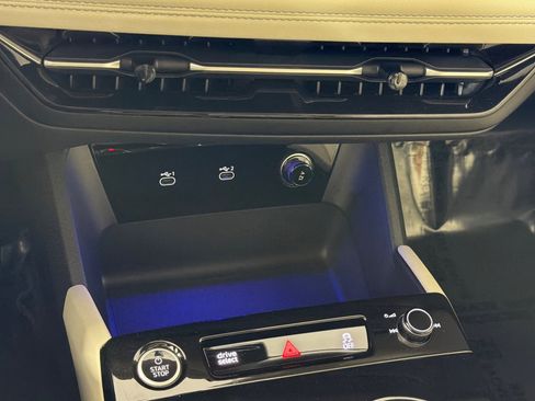 Certified 2025 Audi Q6 e-tron Premium Plus w/ Premium Plus image 20