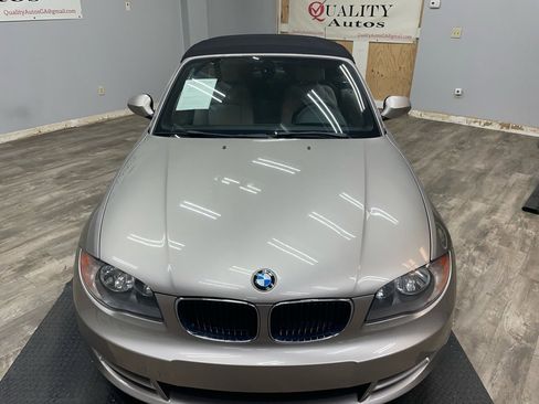 Used 2010 BMW 128i Convertible image 22
