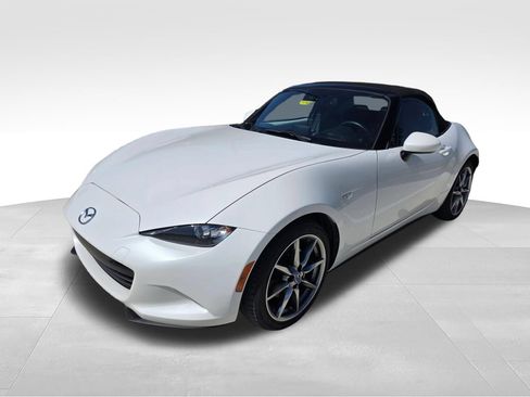 Used 2022 MAZDA MX-5 Miata Grand Touring RWD image 1