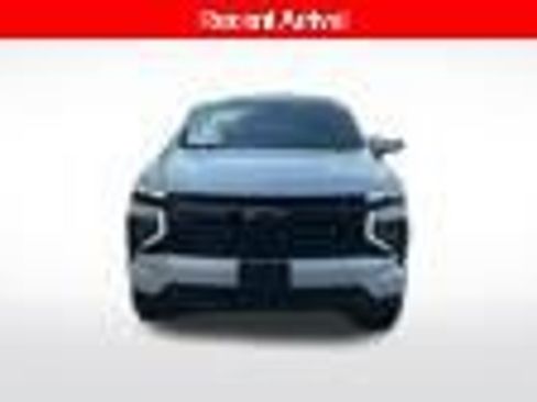 Used 2025 Chevrolet Suburban RST w/ Comfort Package AWD/4WD image 4