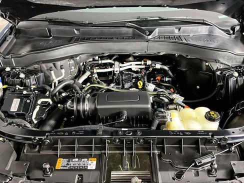Used 2021 Ford Explorer XLT w/ Equipment Group 202A RWD image 29