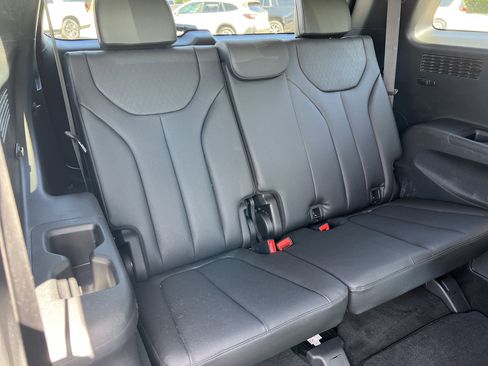 Used 2022 Hyundai Palisade SEL w/ Premium Package FWD image 19