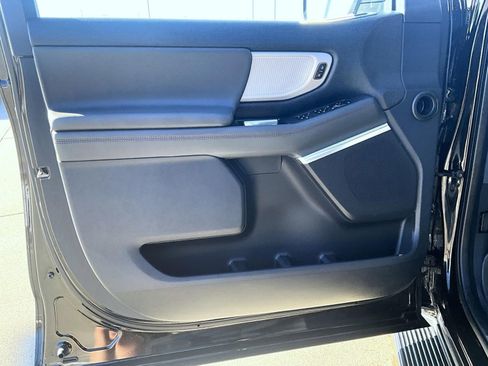 Used 2025 Ford Expedition Max Active image 9