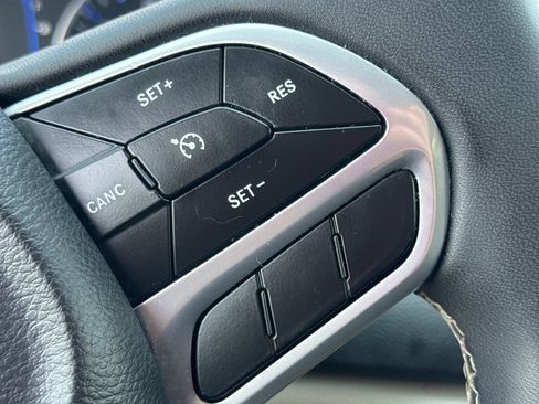 Used 2023 Chrysler Voyager LX FWD image 32