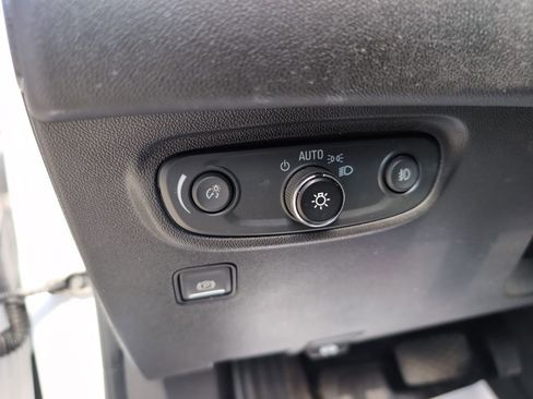 Used 2020 GMC Terrain SLT w/ Preferred Package image 21