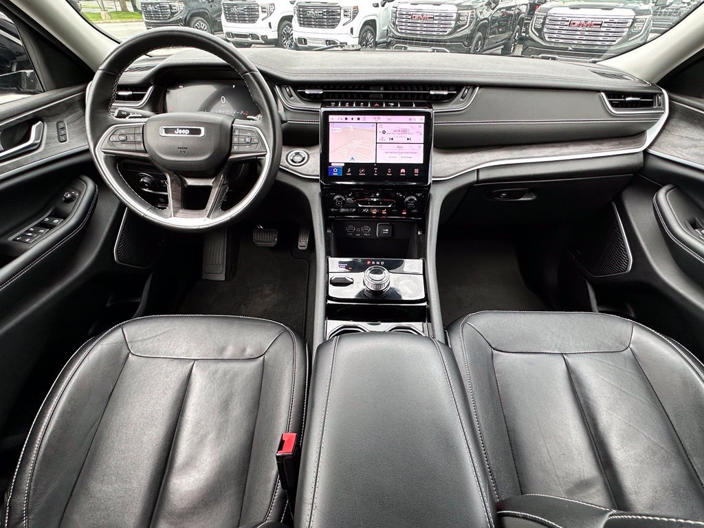 Used 2022 Jeep Grand Cherokee L Limited AWD/4WD image 30