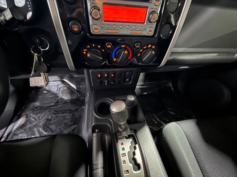 Used 2014 Toyota FJ Cruiser 4WD image 49