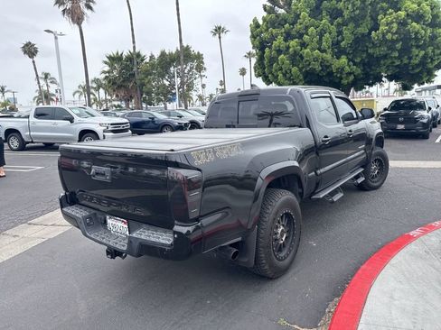 Used 2017 Toyota Tacoma TRD Sport RWD image 23