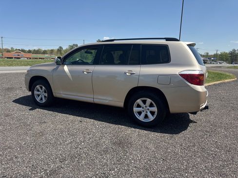 Used 2010 Toyota Highlander SE image 12