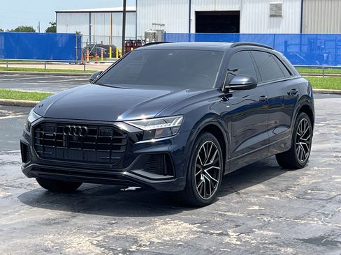 Used 2023 Audi Q8 Prestige w/ Prestige Package AWD/4WD image 5