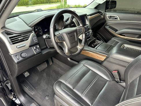 Used 2019 GMC Yukon XL Denali w/ Denali Ultimate Package image 8
