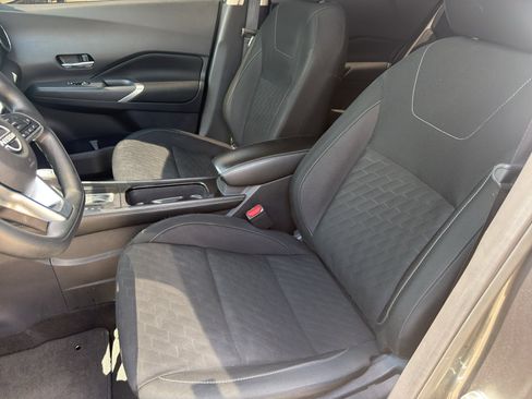 Used 2024 Nissan Kicks SV FWD image 14