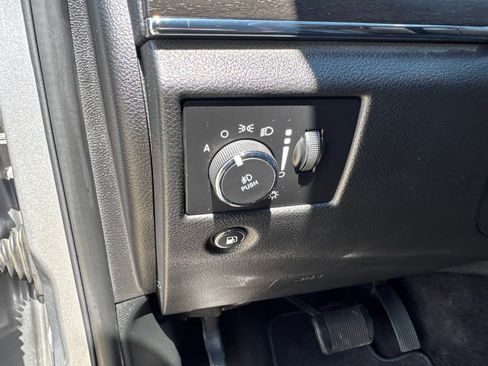 Used 2018 Jeep Grand Cherokee Limited w/ Trailer Tow Group IV AWD/4WD image 23