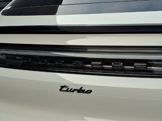 Certified 2025 Porsche Cayenne Turbo AWD/4WD image 32