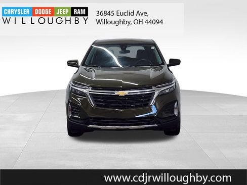 Used 2023 Chevrolet Equinox LT image 2