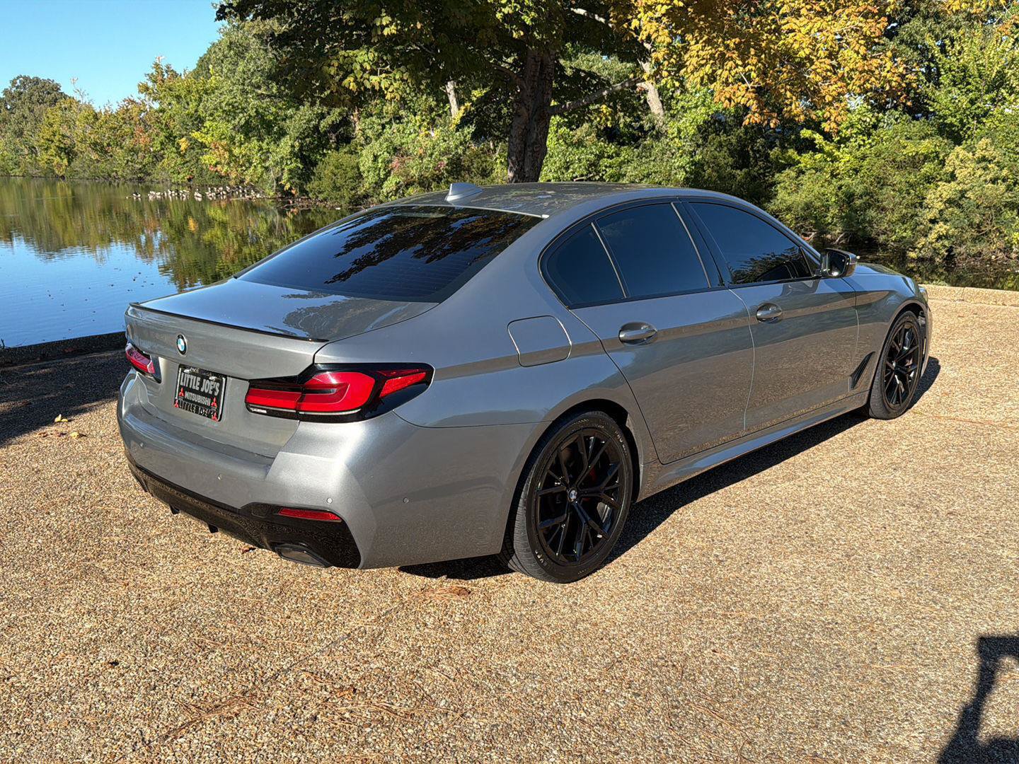 Used 2023 BMW 530i xDrive w/ M Sport Package AWD/4WD image 5
