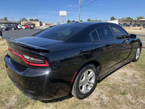 Used 2020 Dodge Charger SXT image 6