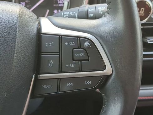 Used 2022 Toyota Highlander XSE image 33