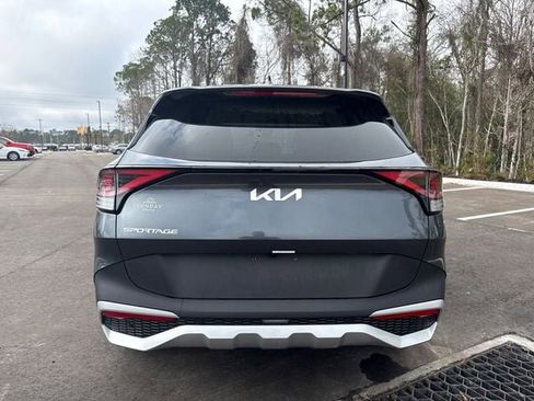 Used 2025 Kia Sportage EX image 8