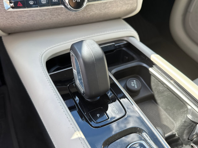 Certified 2024 Volvo XC90 B6 Plus w/ Protection Package AWD/4WD image 17