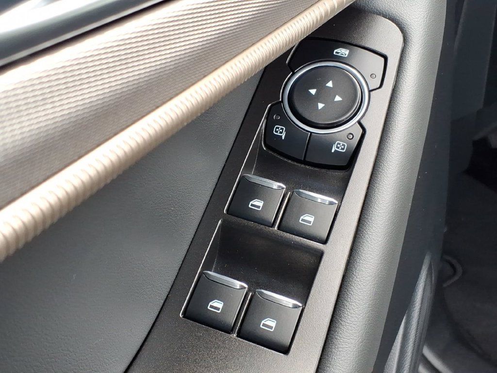 Used 2025 Ford Explorer Active w/ Active Comfort Package AWD/4WD image 14