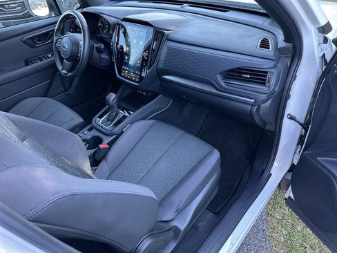 Used 2025 Subaru Forester Premium AWD/4WD image 36