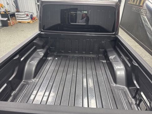 Used 2021 Jeep Gladiator Overland image 16