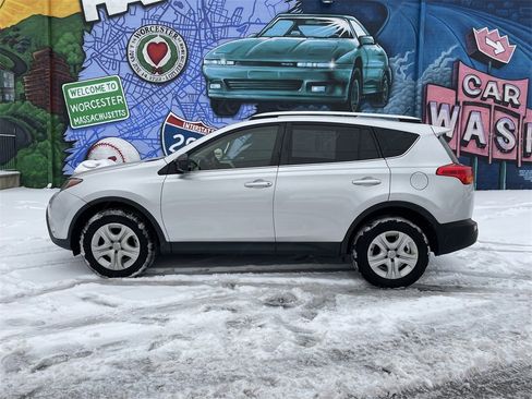 Used 2015 Toyota RAV4 LE image 2