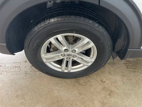 Used 2020 Ford Explorer XLT w/ Equipment Group 202A AWD/4WD image 8