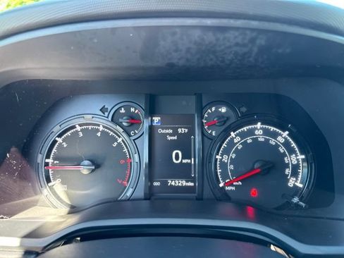 Used 2022 Toyota 4Runner SR5 Premium w/ Moonroof Package AWD/4WD image 19