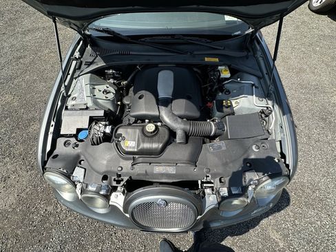 Used 2005 Jaguar S-TYPE R image 16