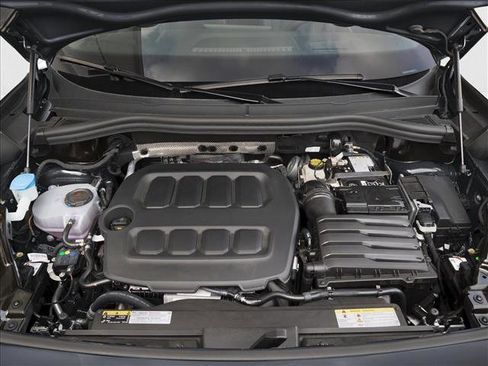 New 2026 Volkswagen Tiguan SE R-Line image 8