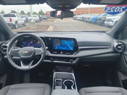 Used 2025 Chevrolet Equinox LT FWD image 20