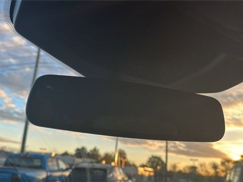 Used 2020 Ford Explorer Platinum w/ Premium Technology Package image 24